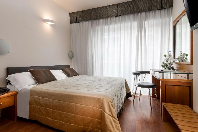 Superior Double or Twin Room image 3