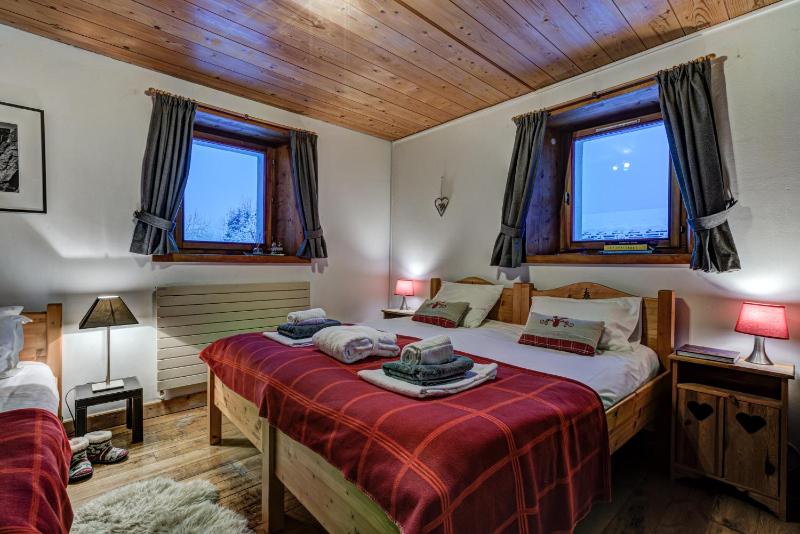 Triple Room with Private External Bathroom image 1