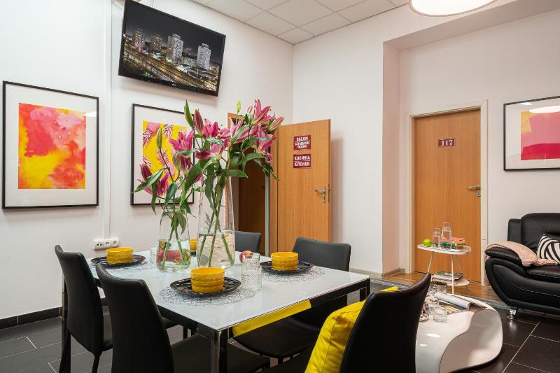 Absynt Hostel Wrocław - image 9