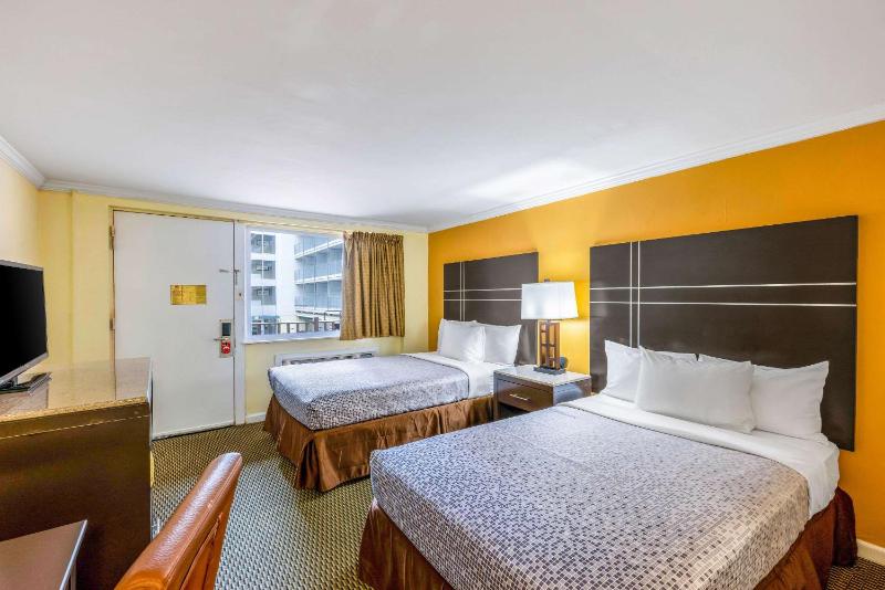 Double Room - Non-Smoking  image 3