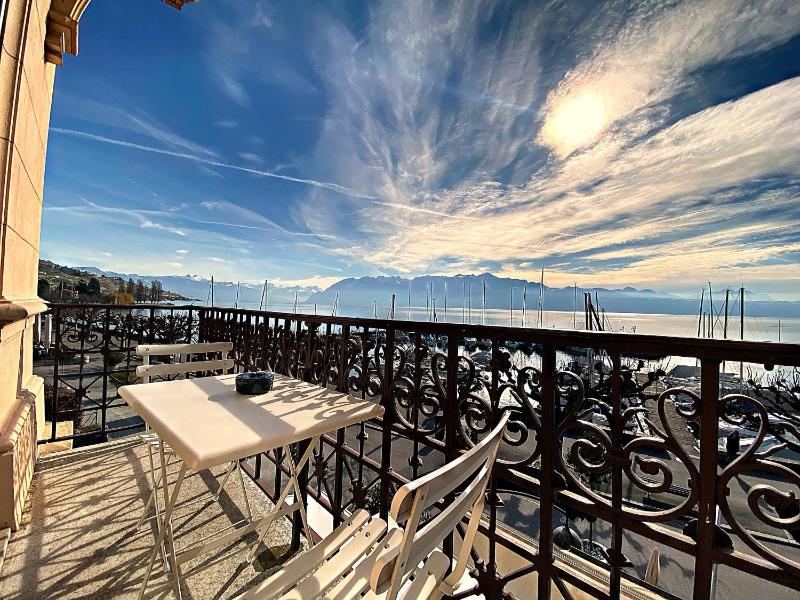 Deluxe Double Room with Balcony and Lake View image 2