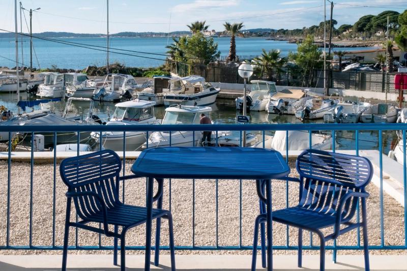 Double Room with Sea View and Balcony - First Floor image 4