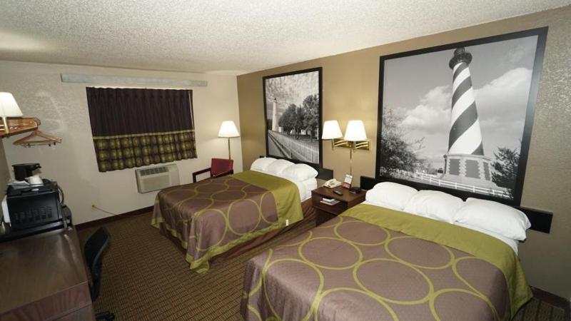 Deluxe Double Room with Two Double Beds - Non-Smoking image 3