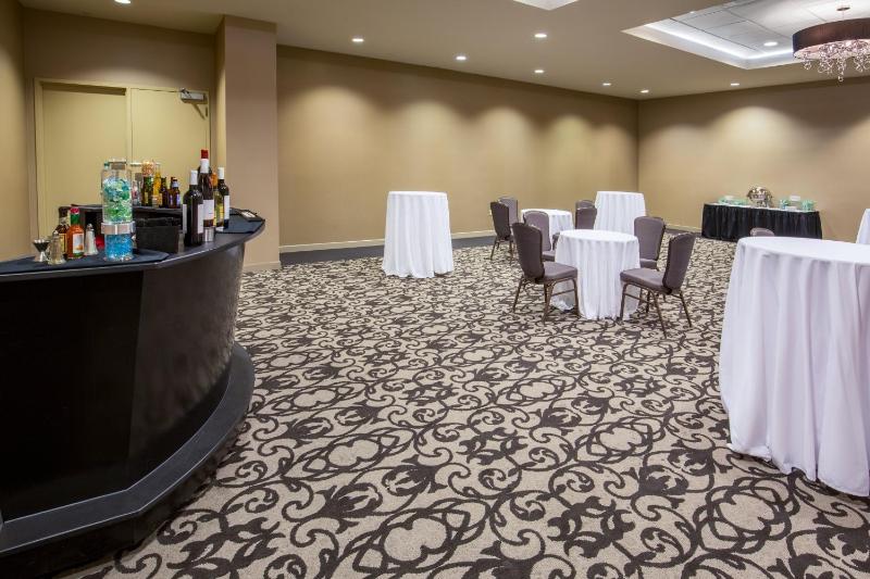 Crowne Plaza Phoenix Airport - PHX By IHG - image 20