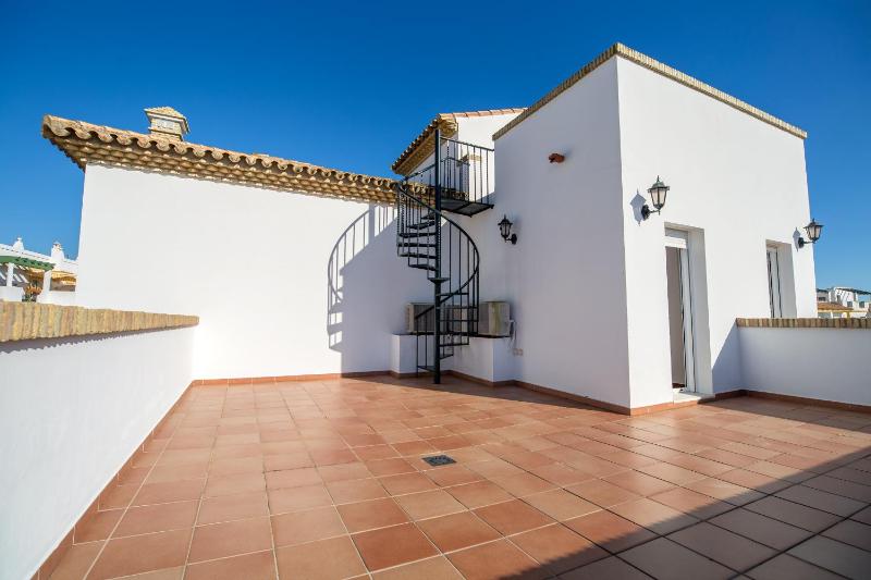 Chalet adosado Atalaya P - image 3