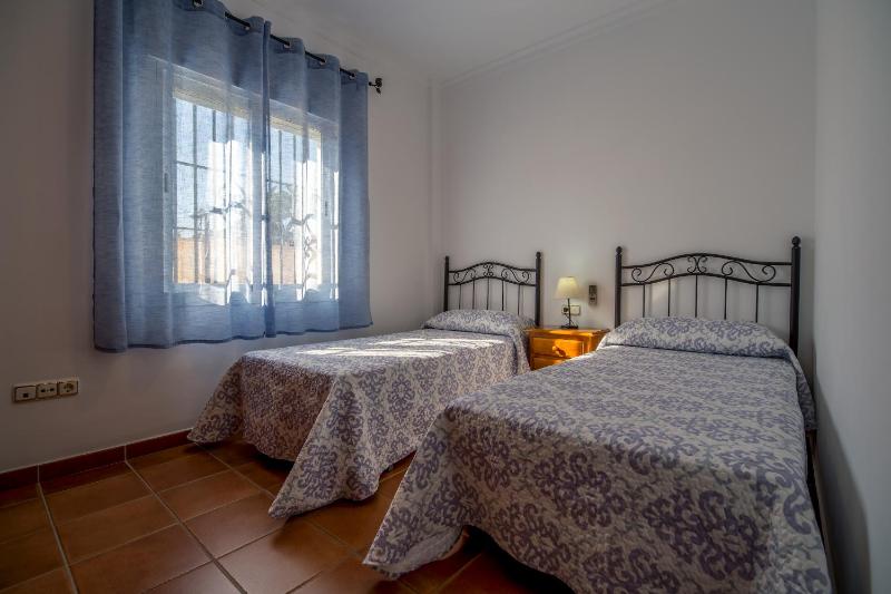 Chalet adosado Atalaya P - image 8