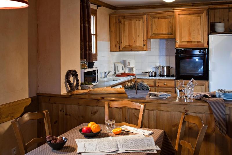 One-Bedroom Apartment (4 Adults + 2 Children) image 2