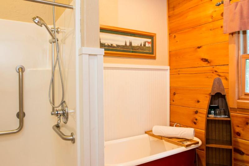 King Room with Mountain View image 4