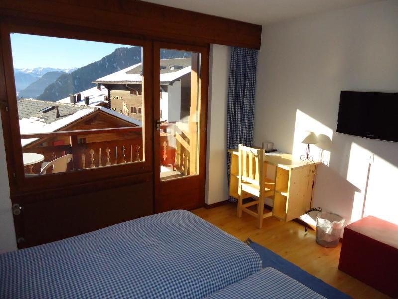 Double or Twin Room with Balcony image 4