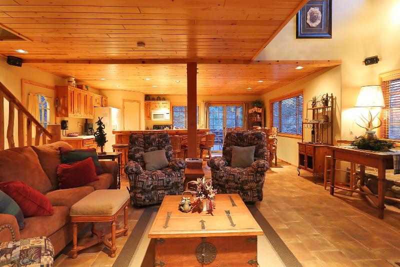 Summit Ski-Inn Ski-Out - image 11