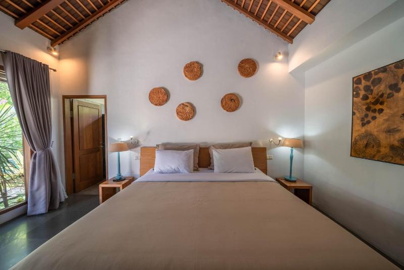 Villa Teman - Luxury 4BR Villa in Central Seminyak - HUGE POOL - image 11