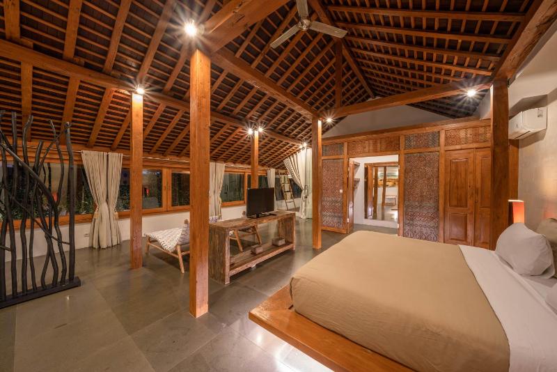 Villa Teman - Luxury 4BR Villa in Central Seminyak - HUGE POOL - image 6