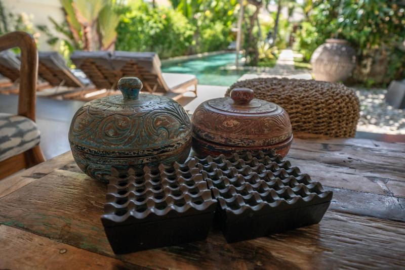 Villa Teman - Luxury 4BR Villa in Central Seminyak - HUGE POOL - image 13