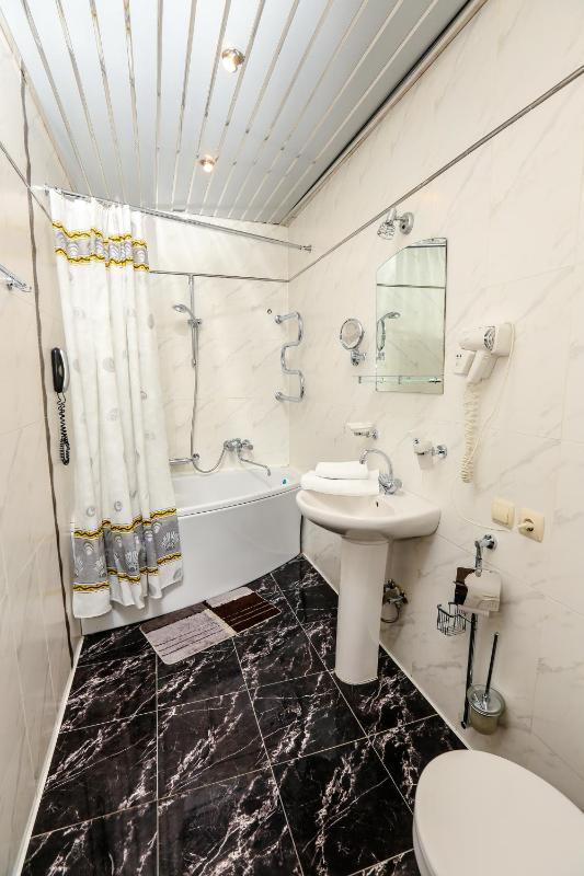 Comfort Double or Twin Room image 3