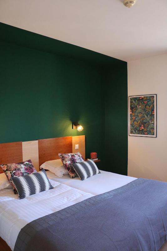 Double or Twin Room with Shower image 4