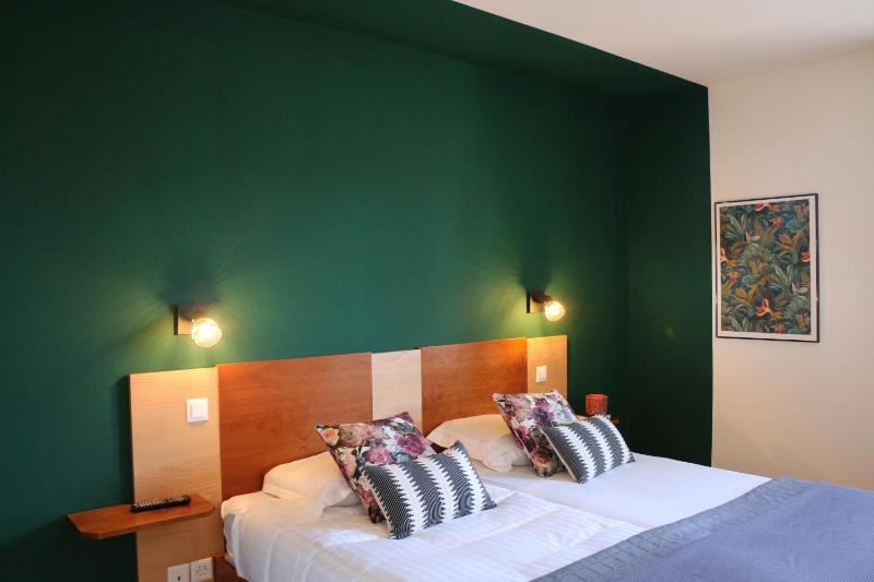 Double or Twin Room with Shower image 3