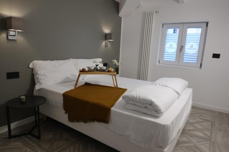 Homingarda Apartments Pool & Garden Near Lake Garda and Center - image 18