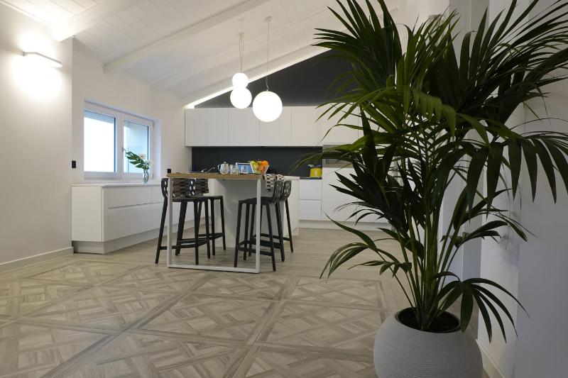 Three-Bedroom Penthouse Apartment with Terrace  image 1