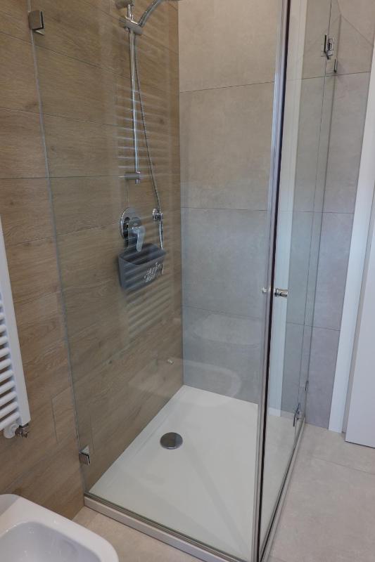 Two-Bedroom Apartment with Terrace and Lake View image 3