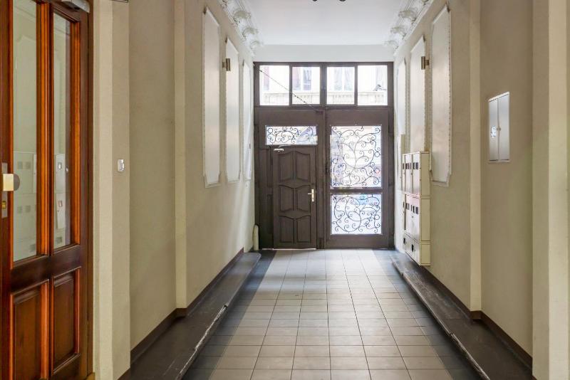 One-Bedroom Apartment image 1