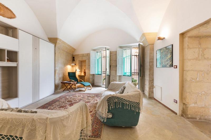 One-Bedroom Apartment image 2