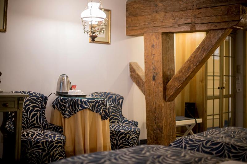 Superior Twin Room image 4