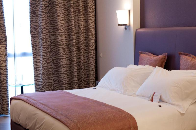 Superior Double Room image 3