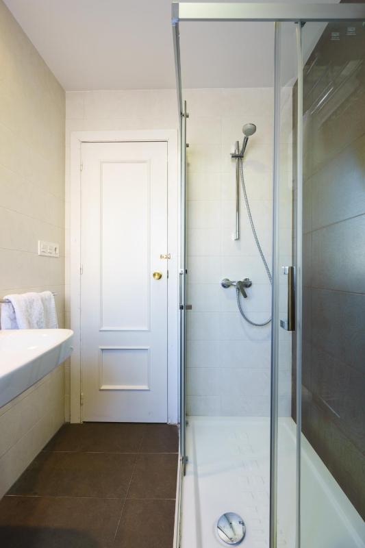 Double Room image 2