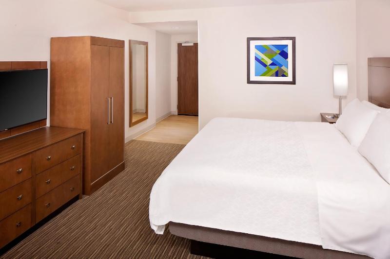 Holiday Inn Express & Suites Austin Downtown - University By IHG - image 4