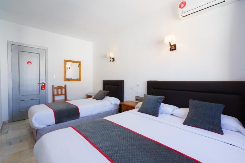 Triple Room image 3