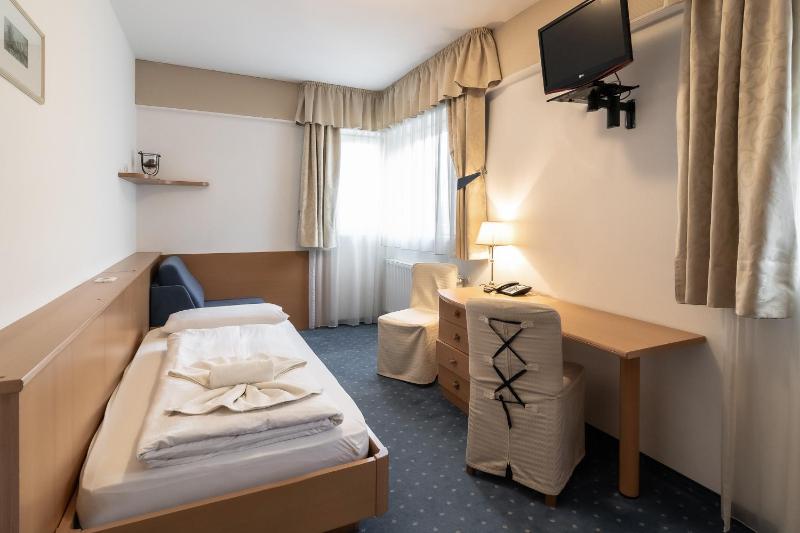 Triple Room image 4