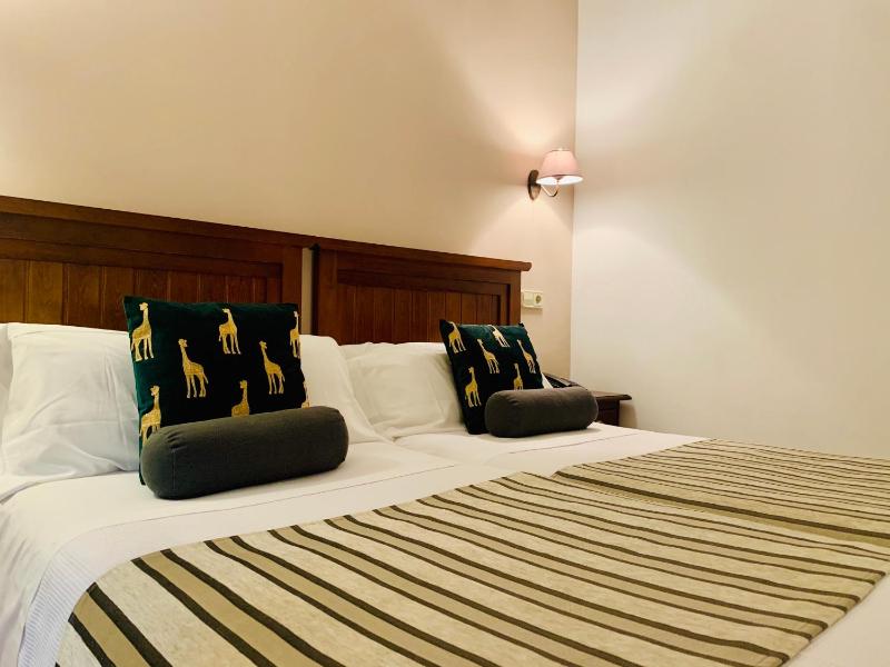 Twin Room image 3