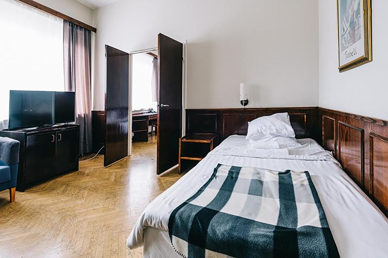 Economy Double Room image 2