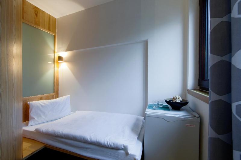 Deluxe Triple Room image 1