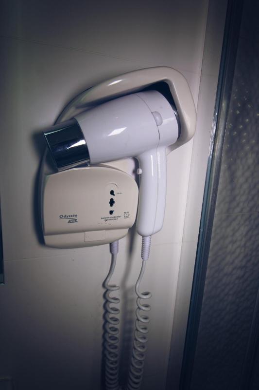 Standard Twin Room image 2
