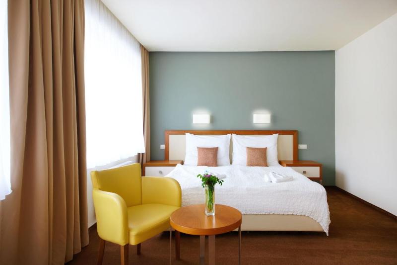 Standard Double Room image 1