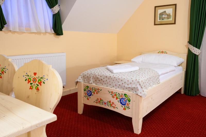 Triple Room with Balcony image 3