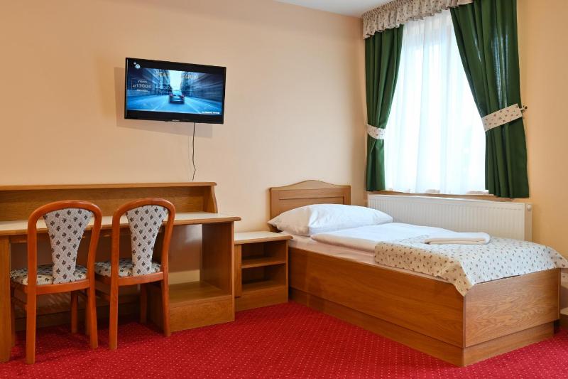 Luxury Triple Room image 2
