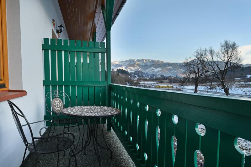 Luxury Triple Room image 3