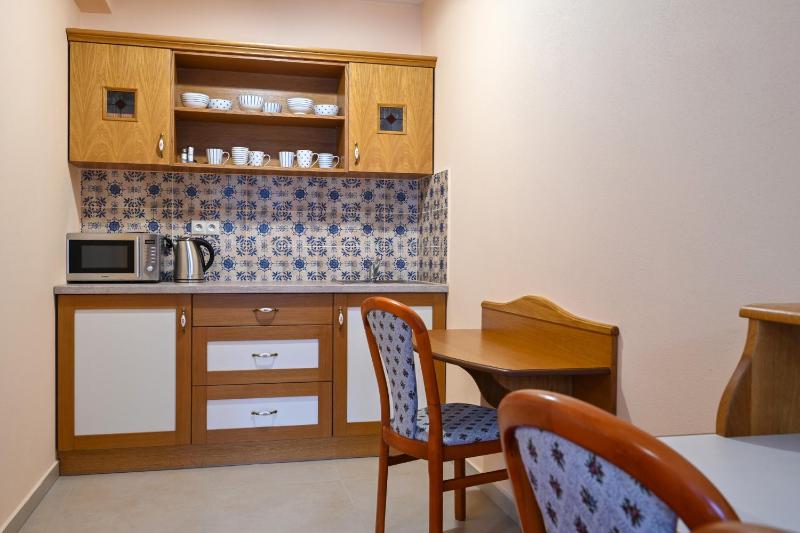 Luxury Triple Room image 4