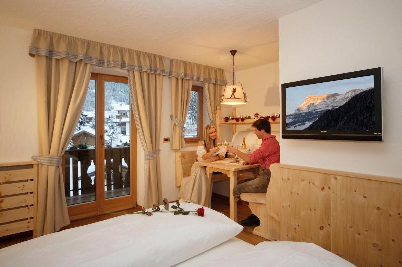 Suite with Balcony image 1