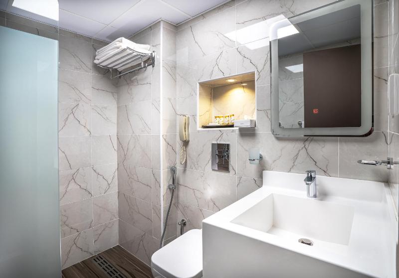 Master Suite image 2