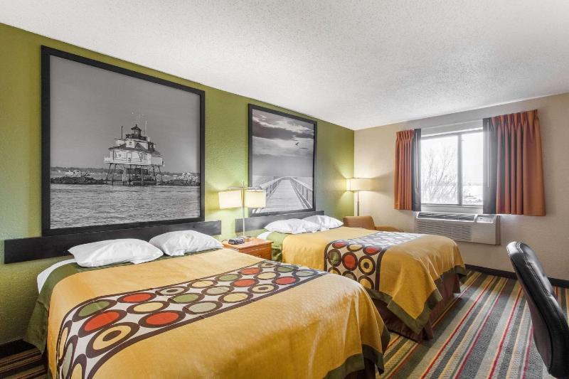 Deluxe Double Room with Two Double Beds - Non-Smoking image 3
