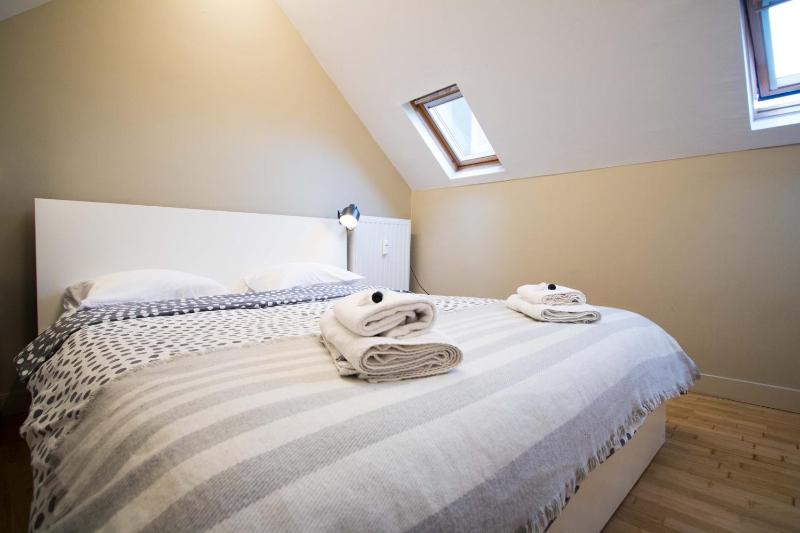 One-Bedroom Apartment image 2