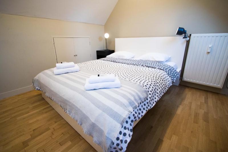 One-Bedroom Apartment image 3