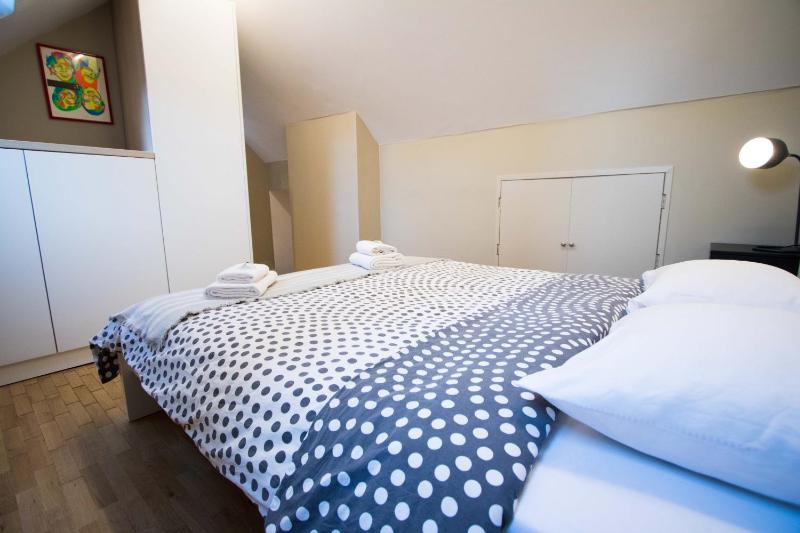 One-Bedroom Apartment image 4