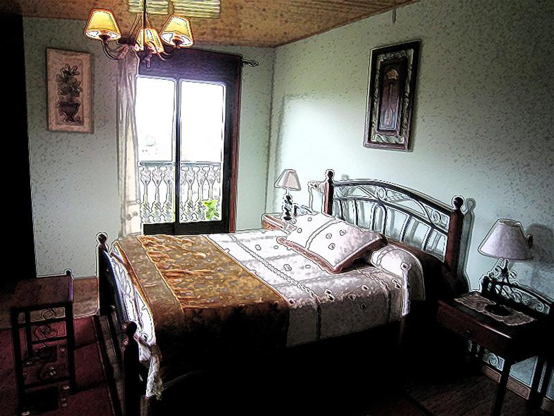 Double Room with Pool View image 2