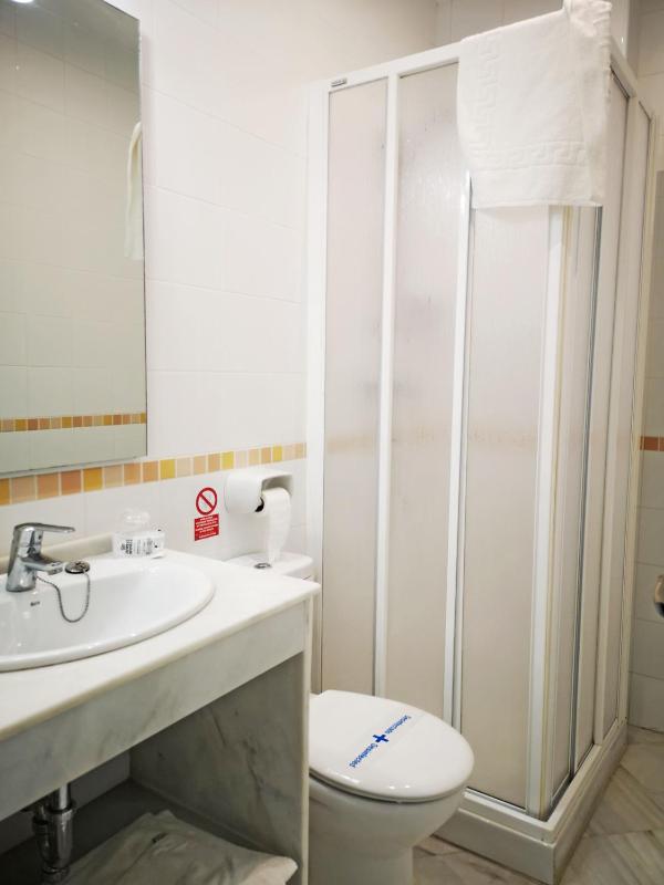 Twin Room - Annex image 4