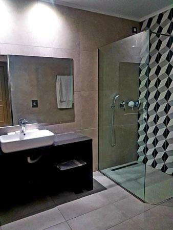 Standard Double Room image 2