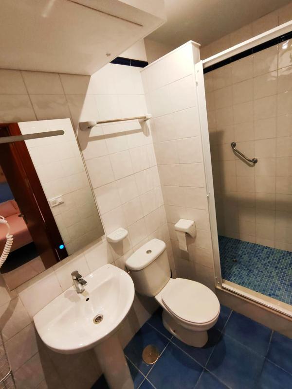 Double Room with Private Bathroom image 4